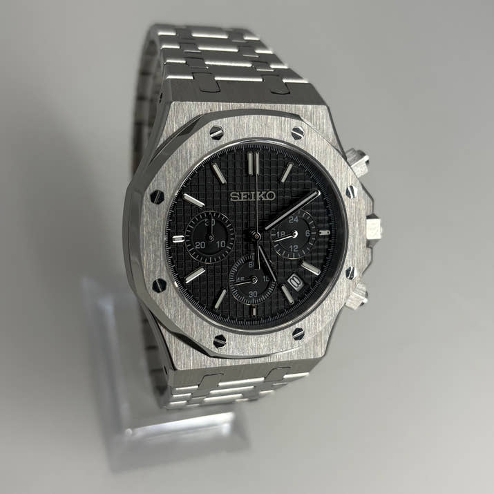 Royal Seioak Black Chronograph