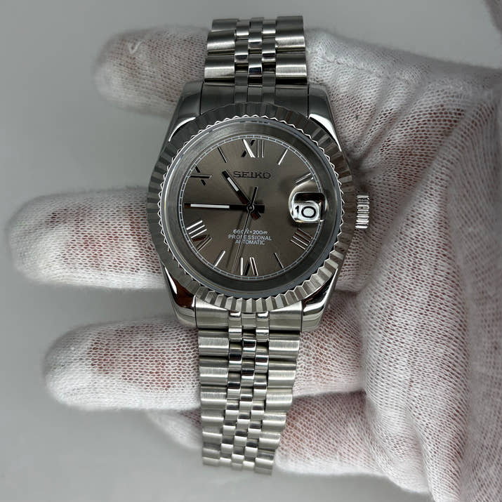 Seikojust Grey Roman