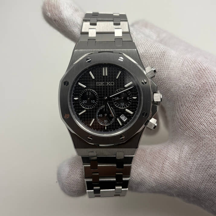 Royal Seioak Black Chronograph