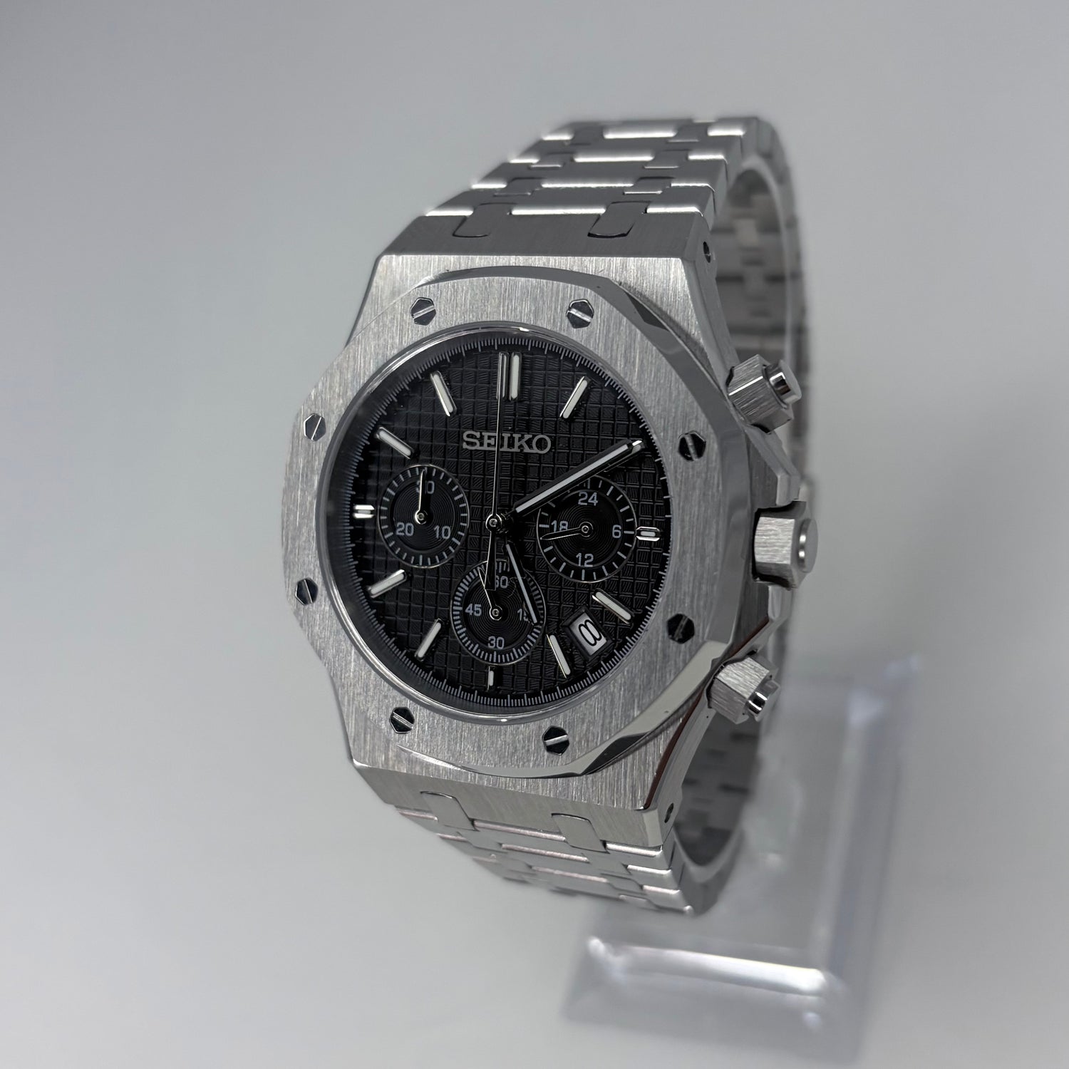 Royal Seioak Black Chronograph