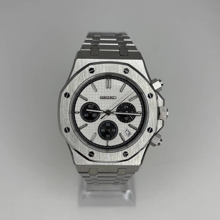 Royal Seioak White Chronograph