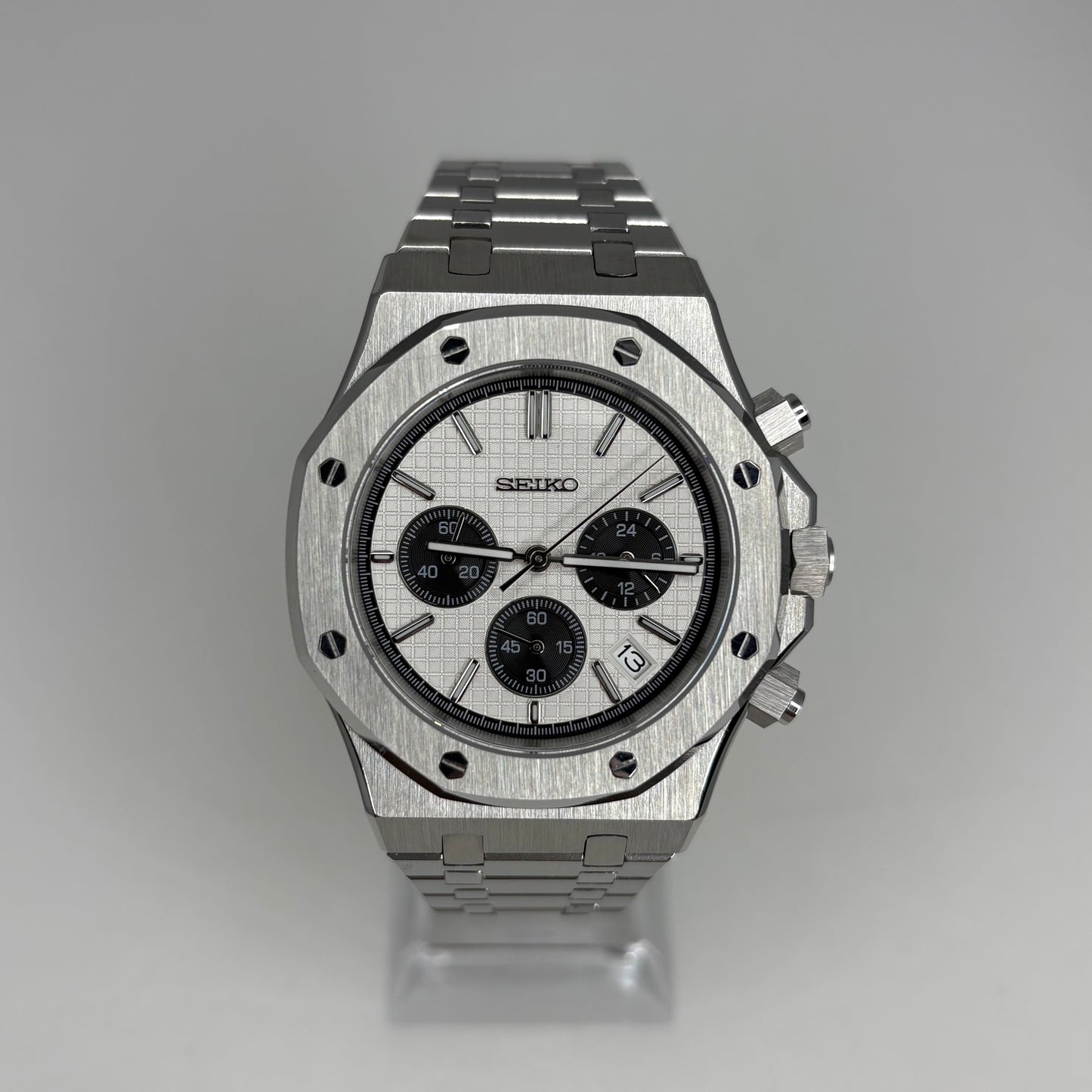 Royal Seioak White Chronograph