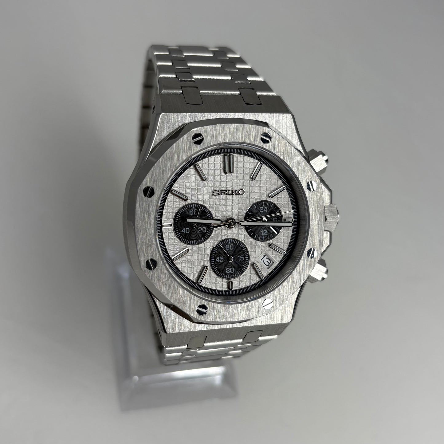 Royal Seioak White Chronograph