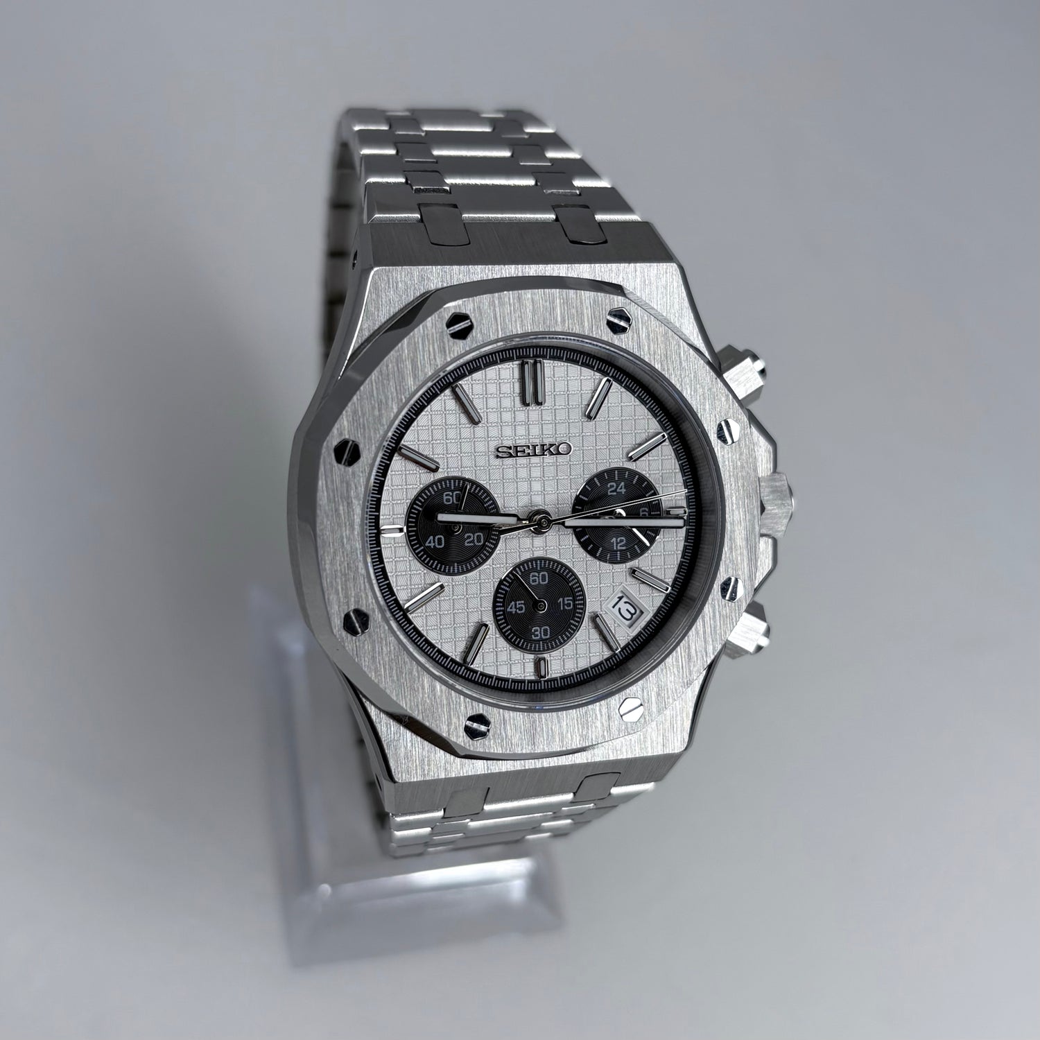 Royal Seioak White Chronograph