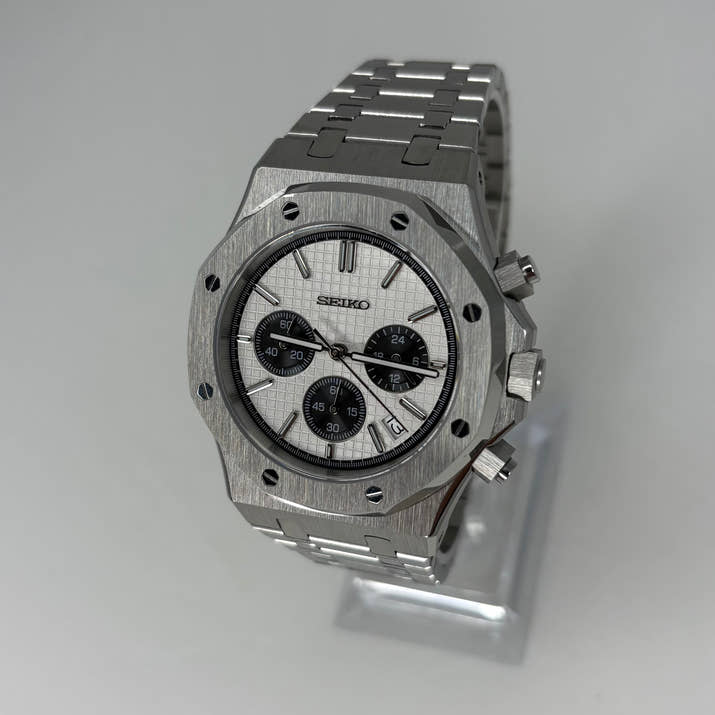Royal Seioak White Chronograph