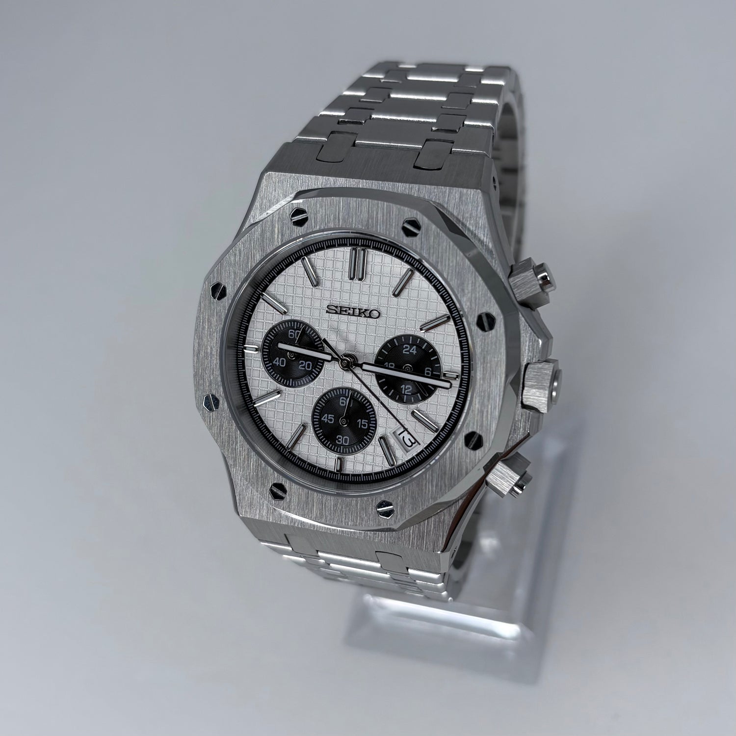 Royal Seioak White Chronograph
