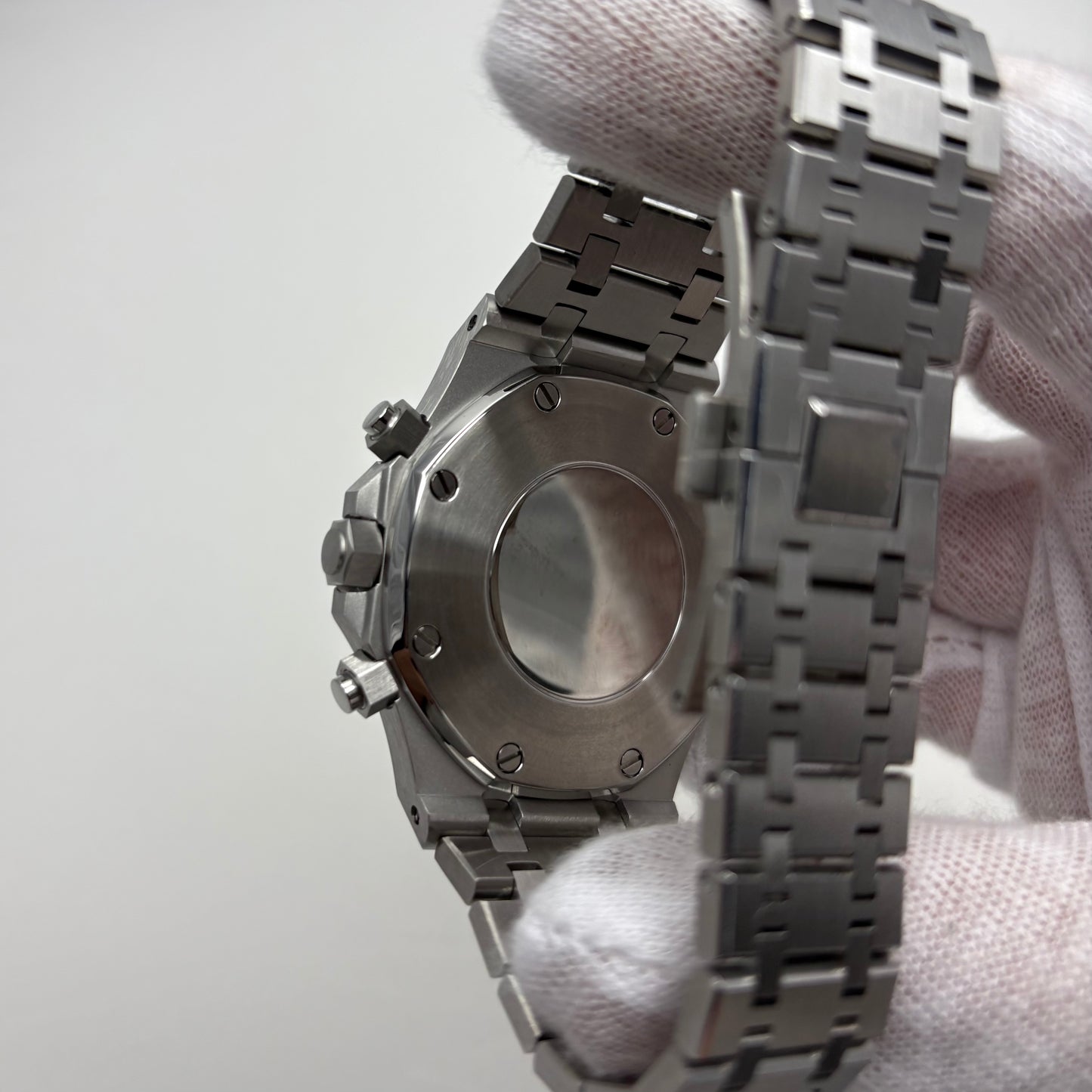 Royal Seioak White Chronograph