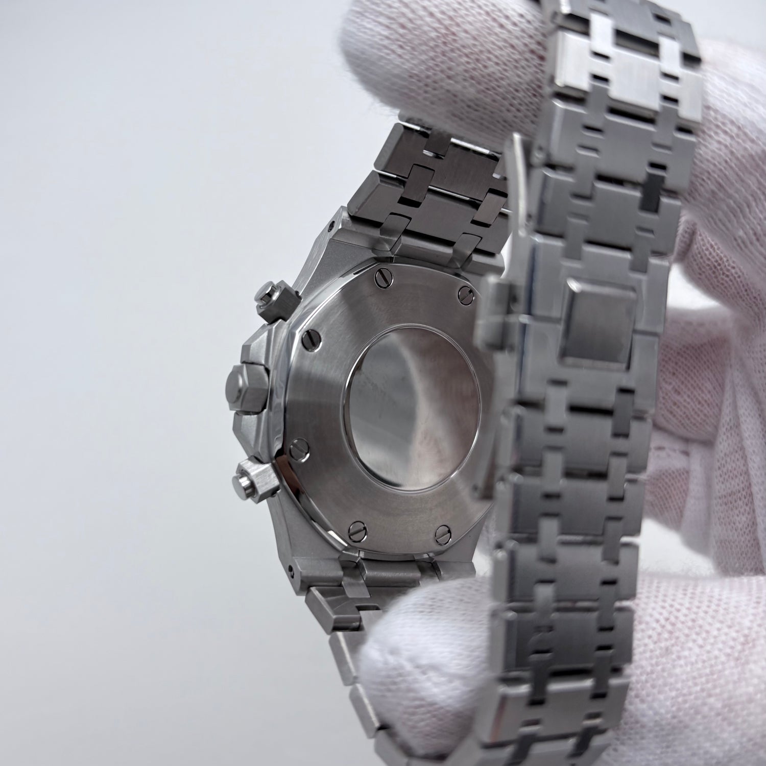 Royal Seioak White Chronograph