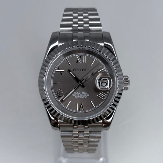 Seikojust Grey Roman